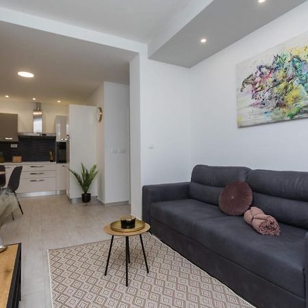 Bloom Apartment Сплит Екстериор снимка